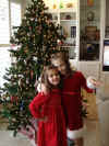 lani and caroline at island for christmas 2008.jpg (212343 bytes)